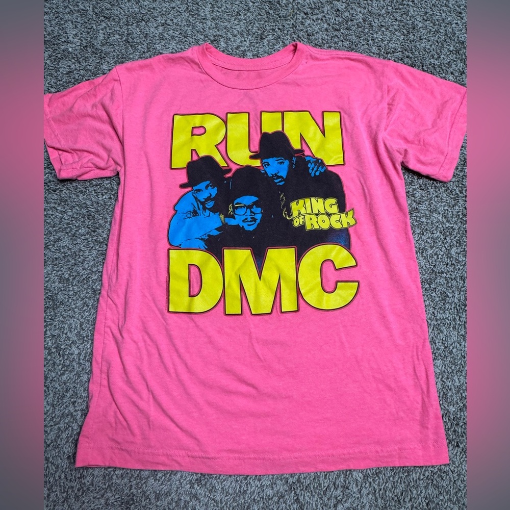 Run DMC women’s pink graphic tshirt size medium